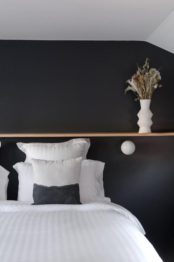 Hotel La Peniche - Bed And Bicycle - Tournon Esterno foto