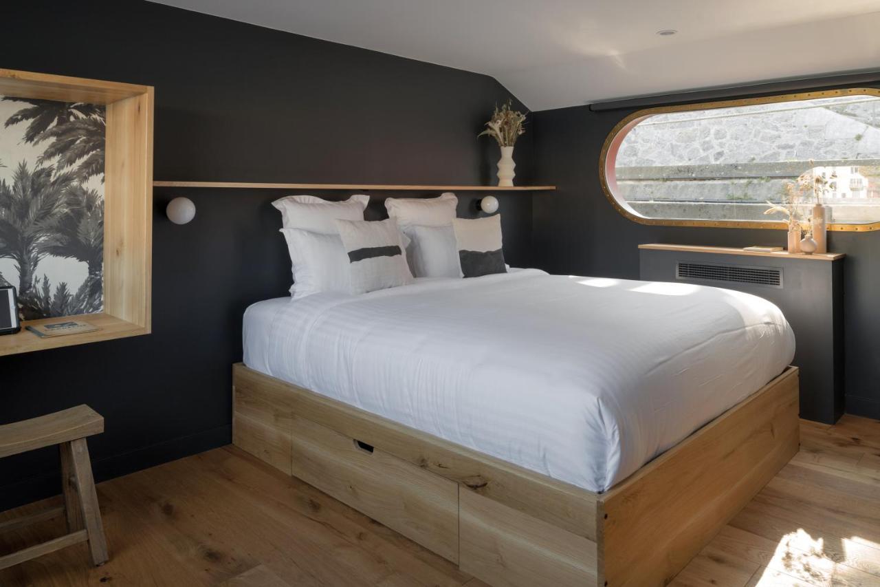 Hotel La Peniche - Bed And Bicycle - Tournon Esterno foto