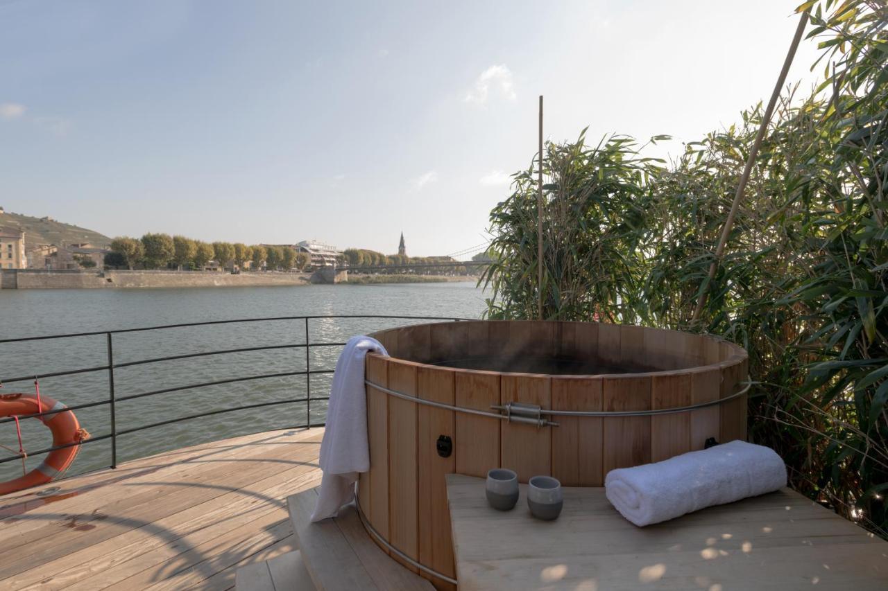 Hotel La Peniche - Bed And Bicycle - Tournon Esterno foto