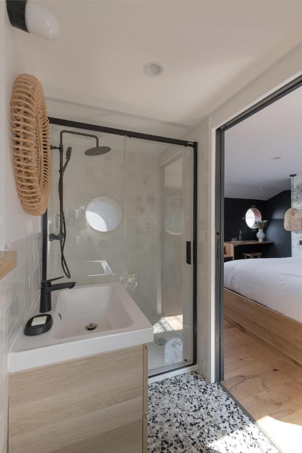 Hotel La Peniche - Bed And Bicycle - Tournon Esterno foto